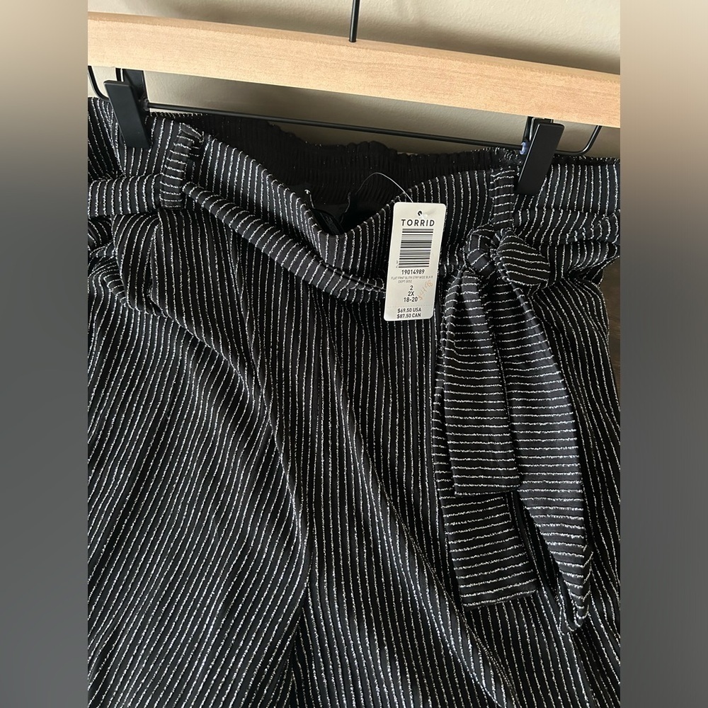 NWT Torrid Wide Leg Black and Silver Glitter Pants Womens 2X - Picture 15 of 15